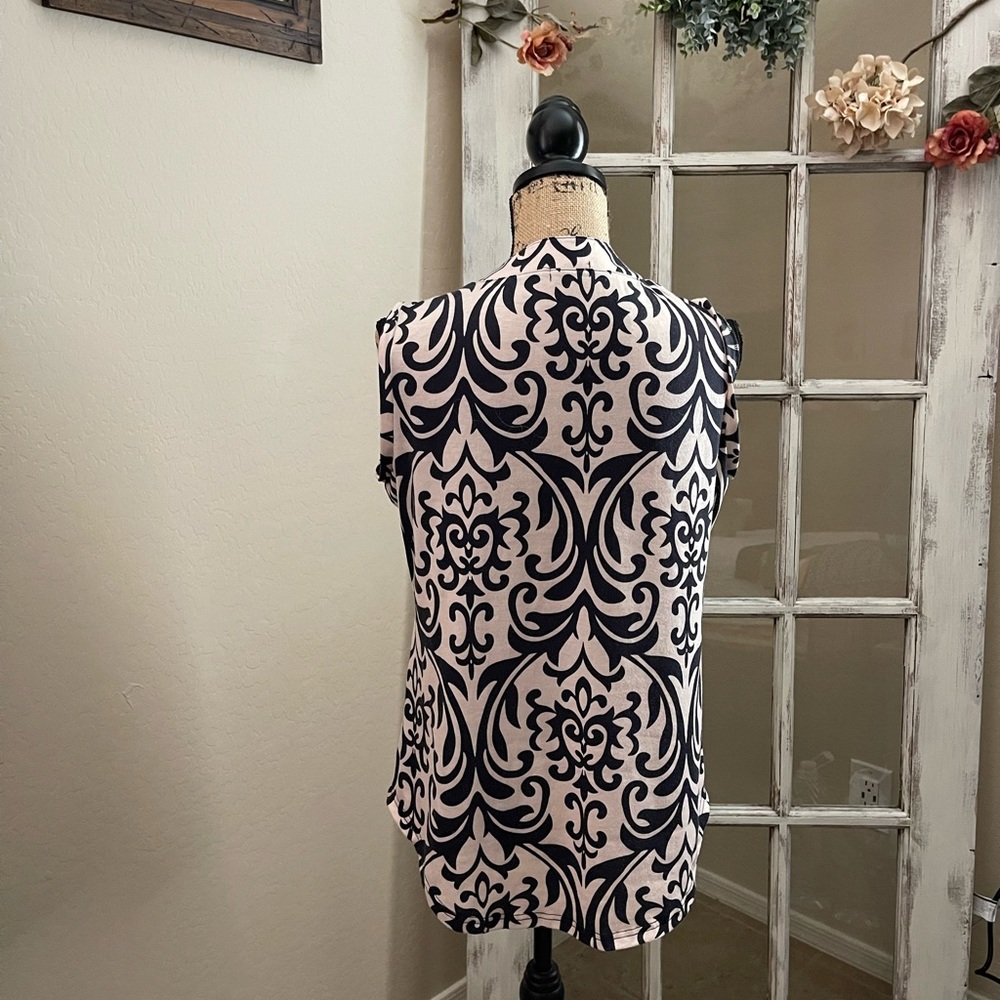 Cream & Black V Neck Top - Picture 4 of 4